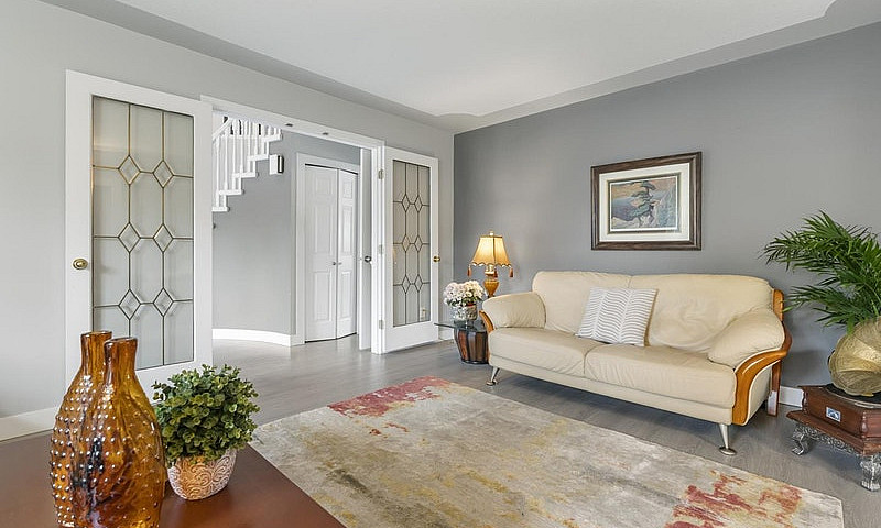 Luxury Fully Furnish...