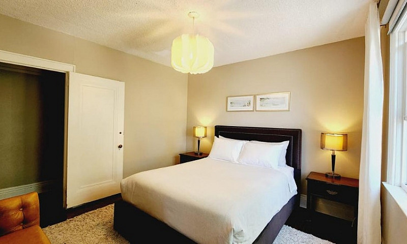 Fully Furnished 1 Be...
