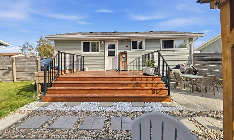 House For Sale In Bi...