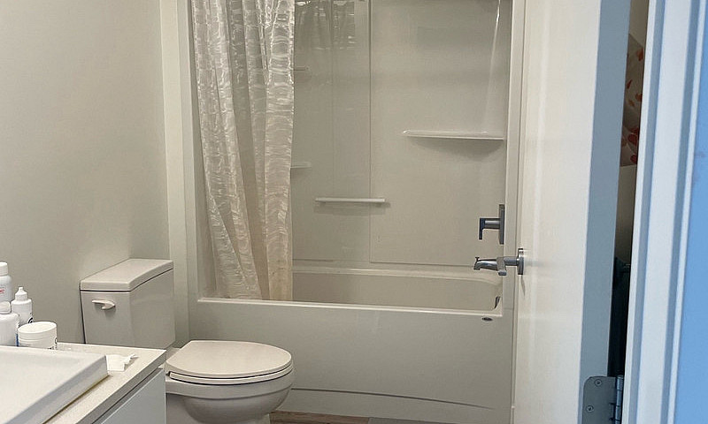 570 Stradbrook Ave 2...