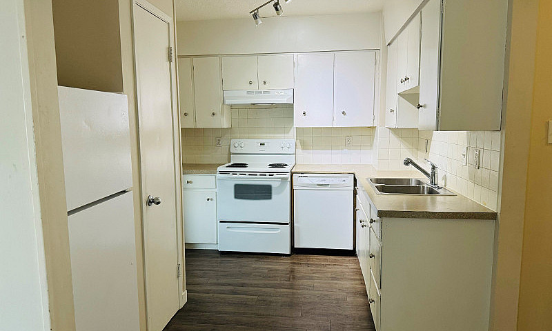 2 Bedroom Unit 5 Min...