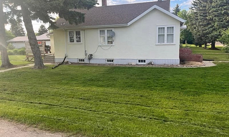 House For Sale / Est...