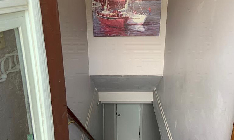 Furnished Basement R...
