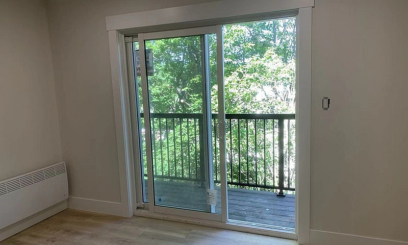 Modern 2-Bedroom Apa...