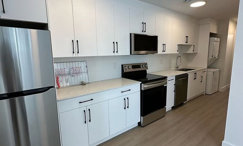 Modern 2 Bedroom Bas...