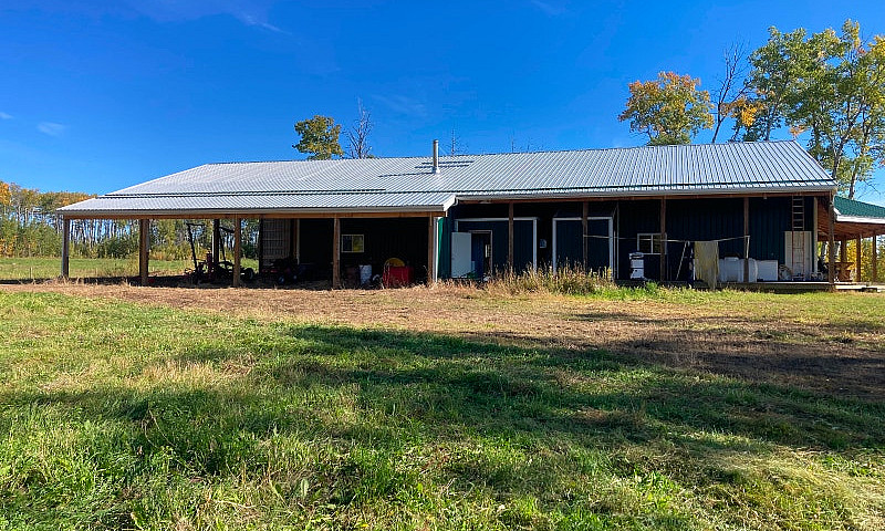 Hunting Lodge & 5 Qu...