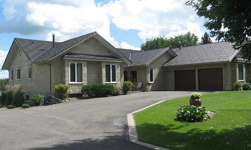 Home For Sale In Lac...