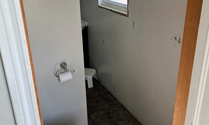 3 Bed 1 Bath Highway...