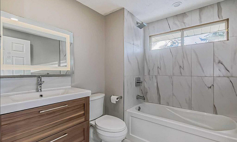 Rent (2 Bed & 1 Bath...
