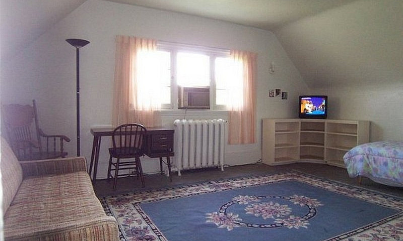 Large Rm With Cn Tow...