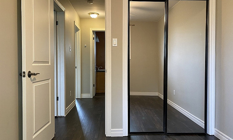 Spacious 3 Bdrm Uppe...