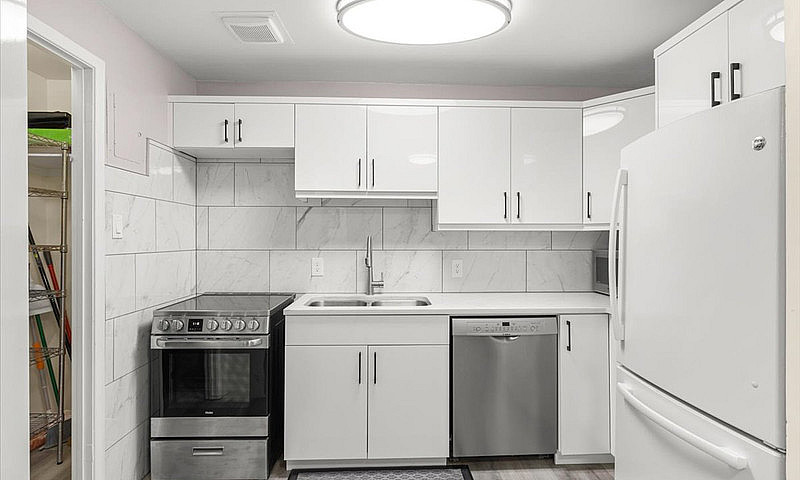 Gorgeous 2-Bedroom S...