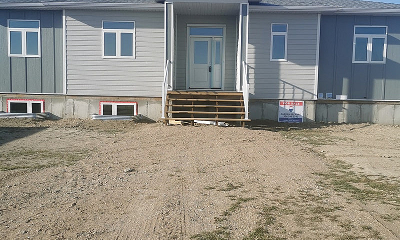 Lakefront Home For S...