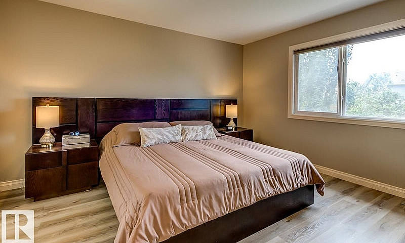 Cameron Heights 2-St...
