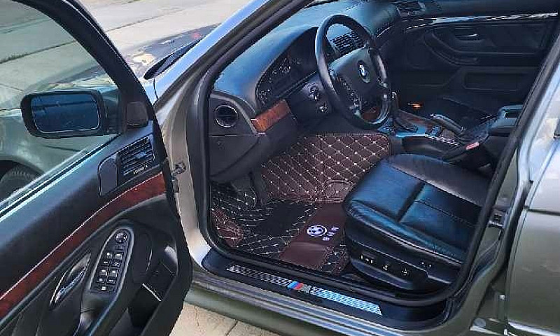 2002 Bmw 540I...