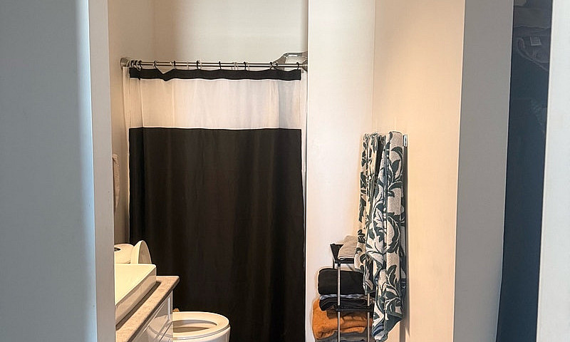  2 Bedroom, 2 Bathro...
