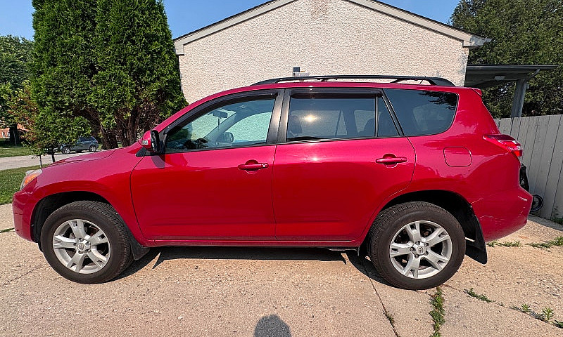 Toyota Rav4 2012...