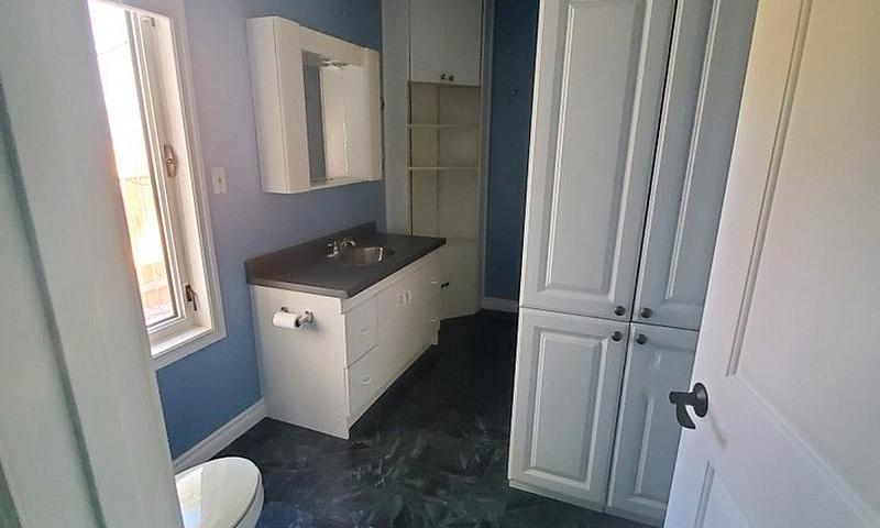 House With Detached ...