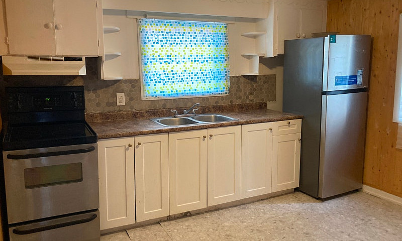 2 Bed/1 Bath Close T...