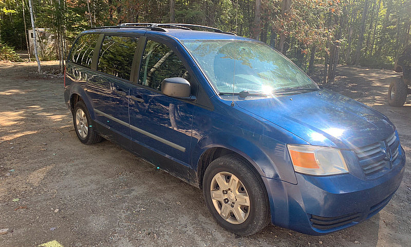 2010 Dodge Caravan 3...