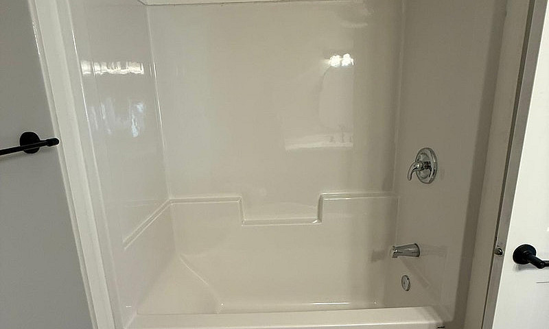 Basement Suite For R...
