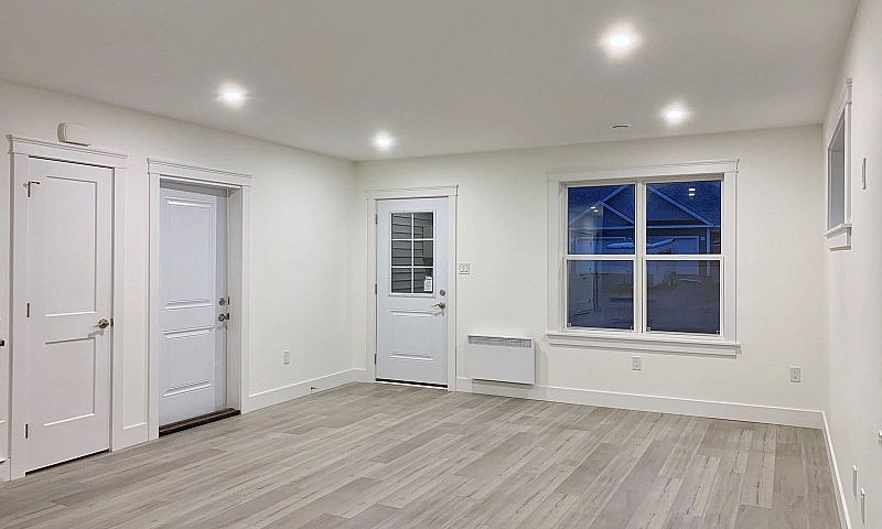 New 3Bed Rooms Duple...