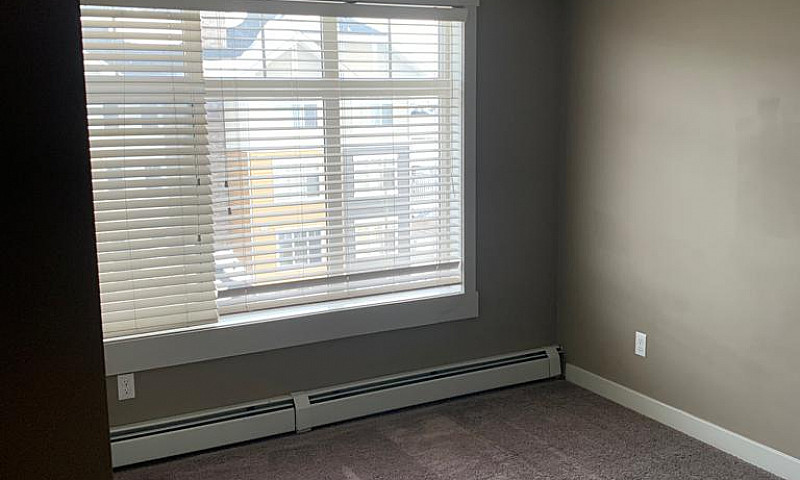 Spacious 2 Bedroom 2...