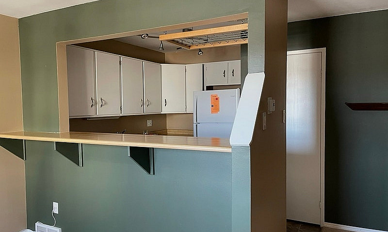 Lakefront 2Br Condo ...