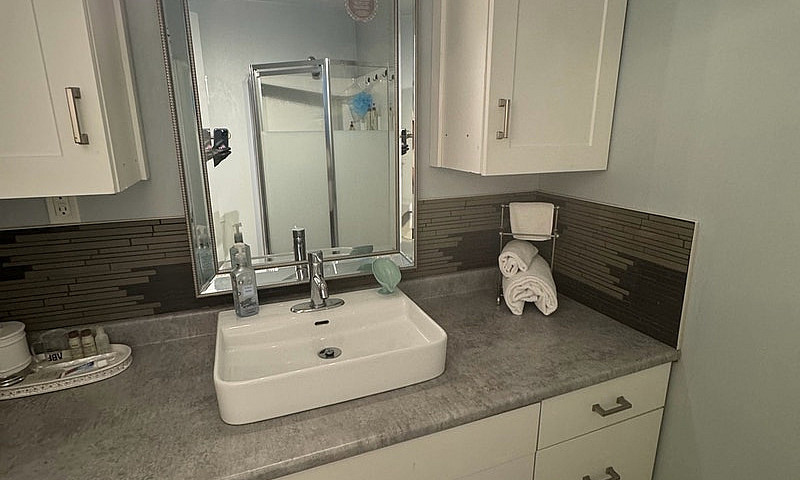 Fully Furnished Priv...