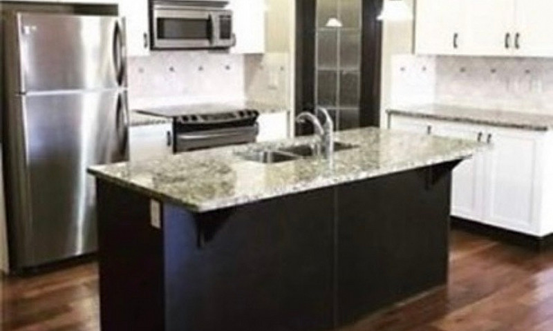 Red Deer Condo… Supe...
