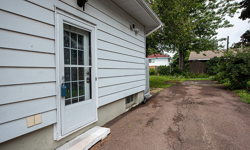 147 Bessborough Ave...