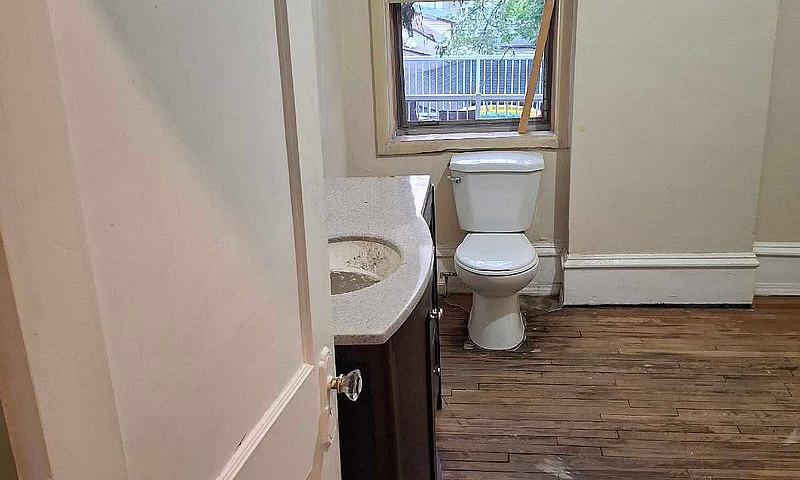 Large One Bedroom /F...