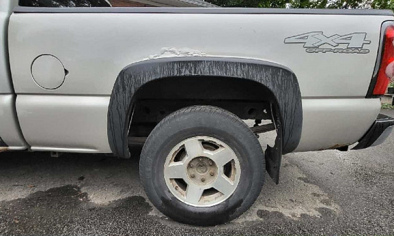2005 Chevrolet Silve...