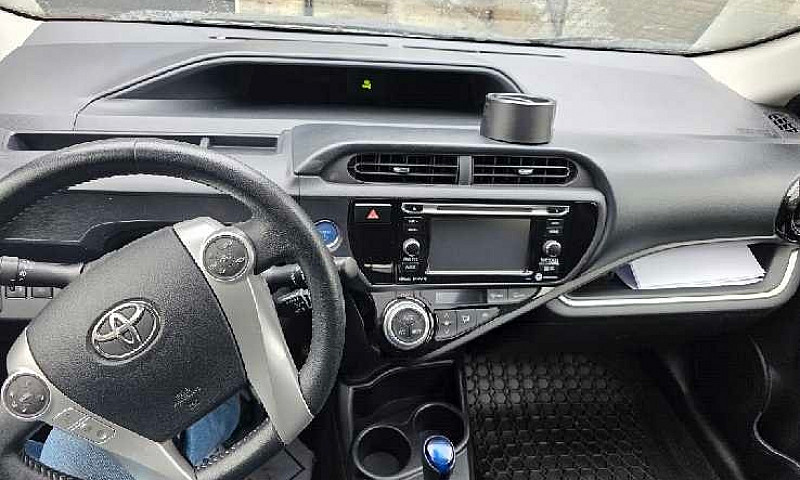 Toyota Prius C 2016...
