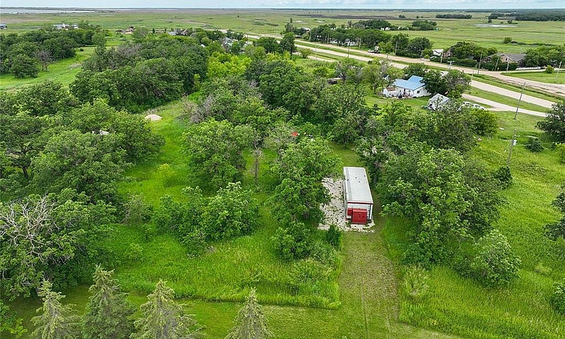 St. Laurent Acreage ...