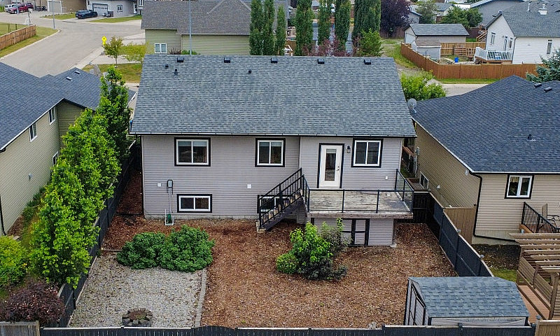 5 Bedroom Home In Su...