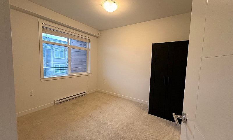 Modern Top-Floor 2-B...