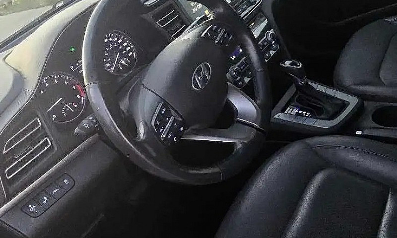 2019 Hyundai Elentra...