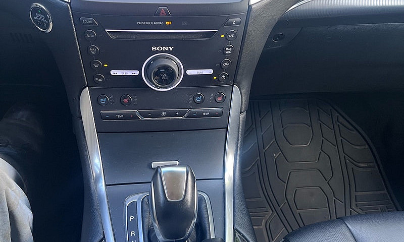 16 Ford Edge Titaniu...