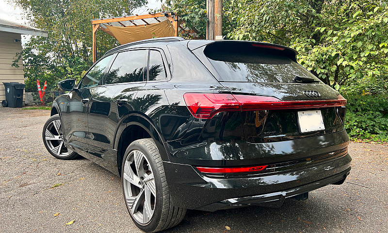 2022 Audi Qs8 E-Tron...