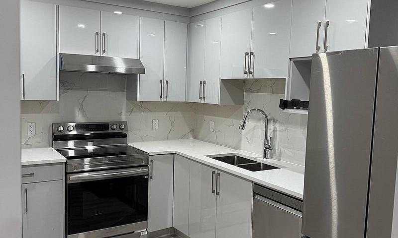 2 Bedrooms 2 Bathroo...