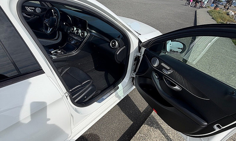 2019 Mercedes Benz C...