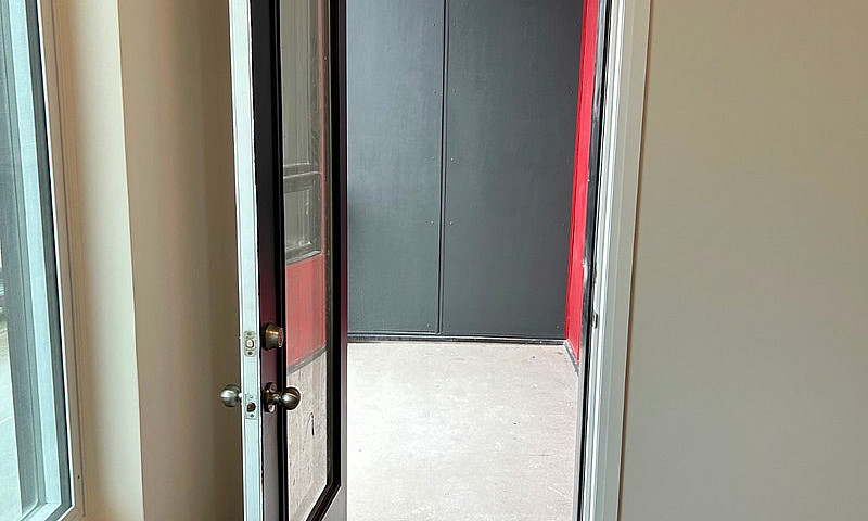 Almost New 1 Bedroom...