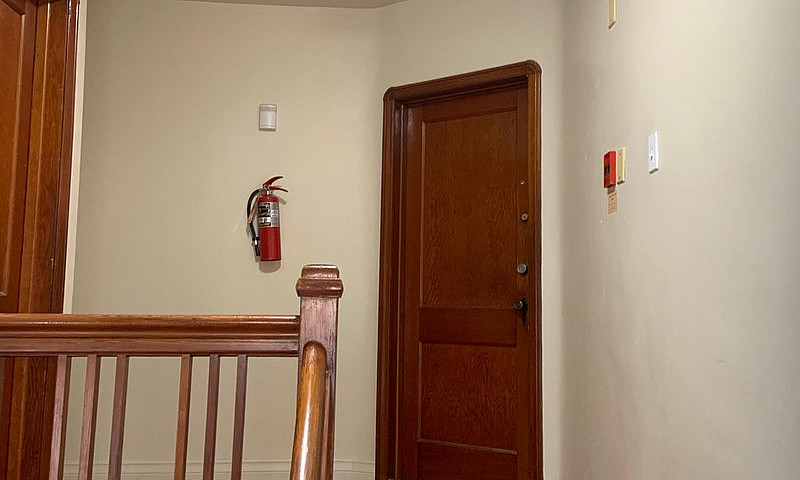 1  Br. Priv Bath Bdr...