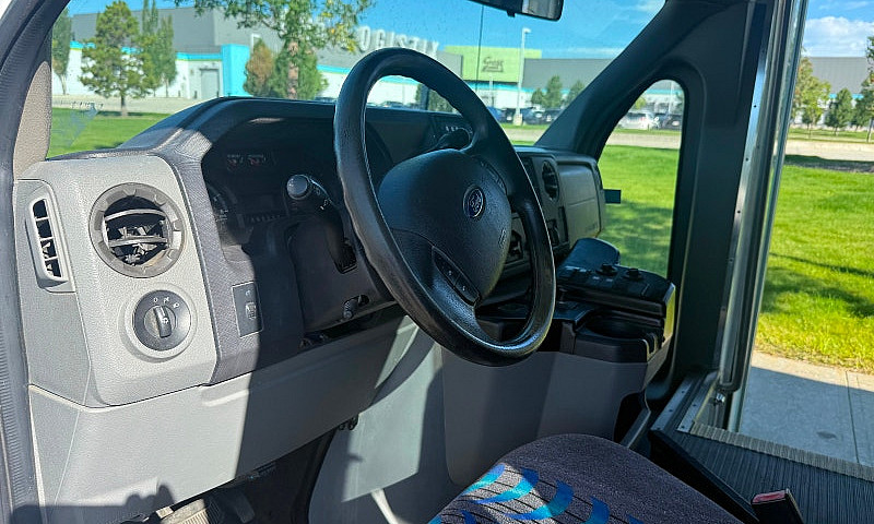 2010 Ford E350 11 Pa...