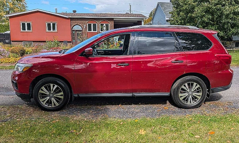 2017 Nissan Pathfind...