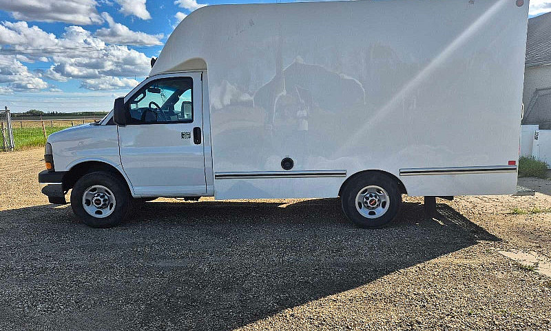 2023 Gmc Savana 3500...