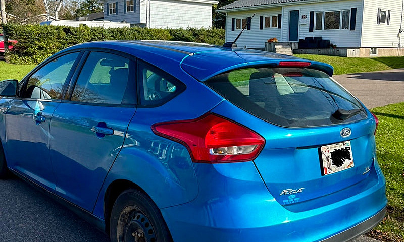 2017 Ford Focus Se -...