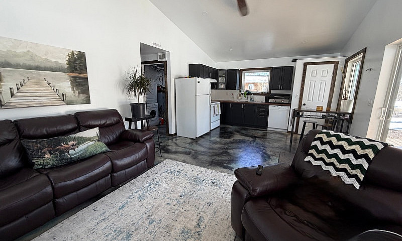 Cozy 3-Bedroom House...