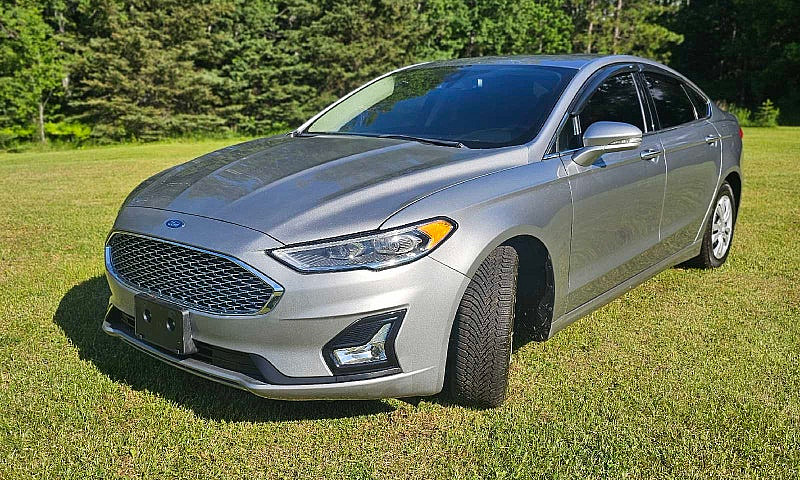 2020 Ford Fusion Tit...